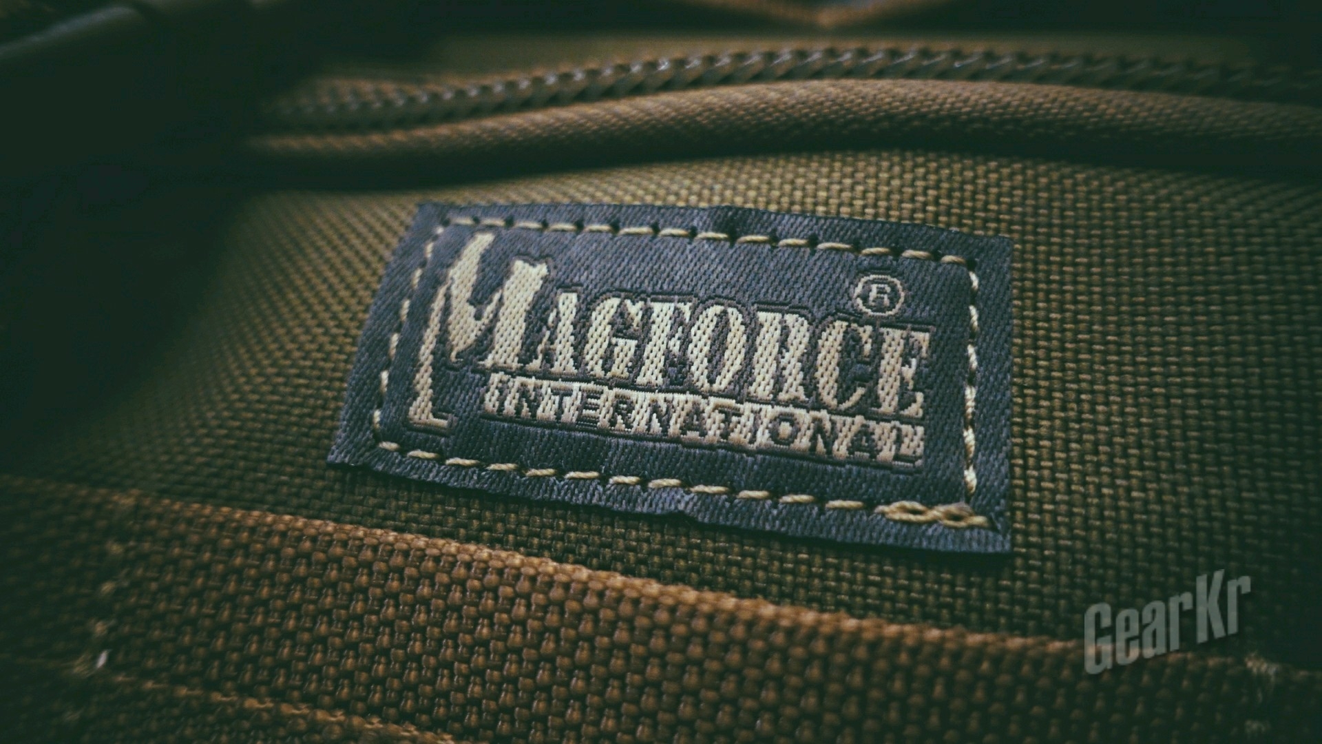 百变小魔方：magforce0402战术多功能休闲腰包体验测评