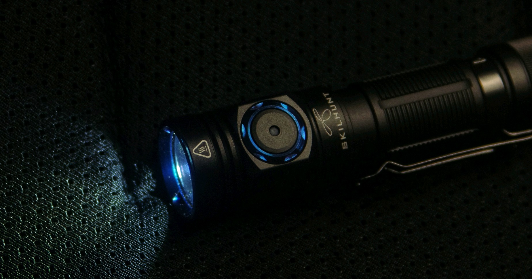 小身材，大能量——斯凯特 M150 手电测评